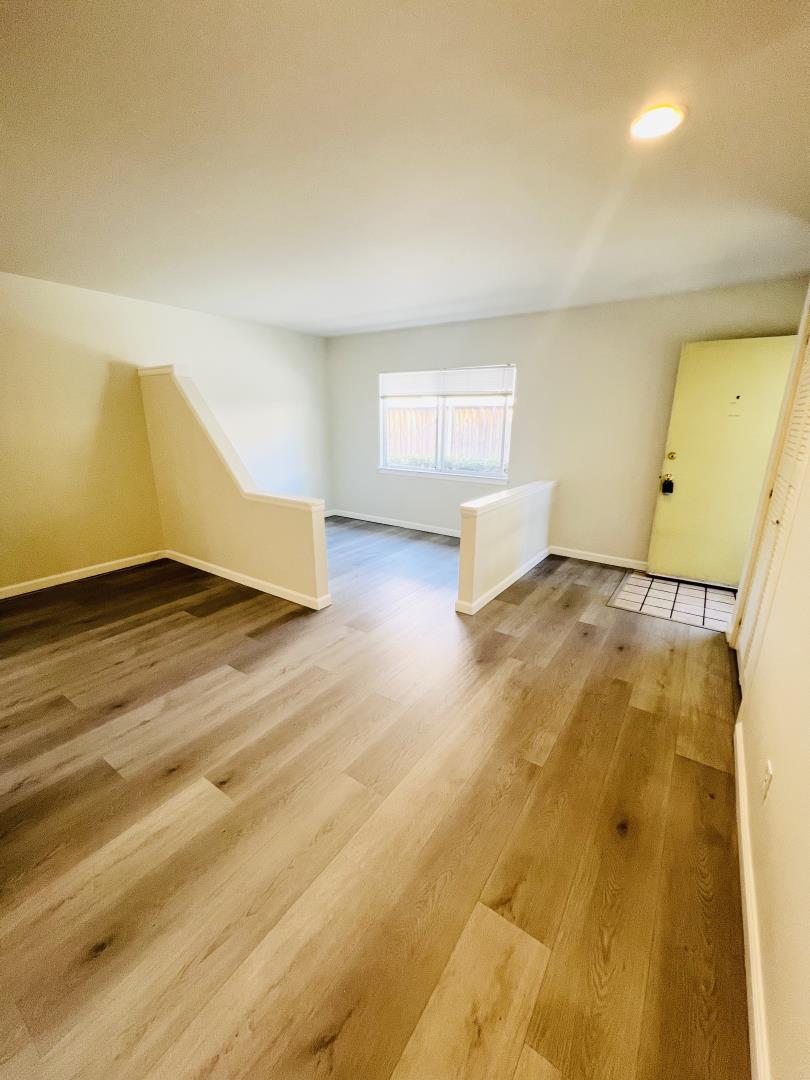 Detail Gallery Image 3 of 6 For 729 Mountain View Ave, Mountain View,  CA 94041 - – Beds | – Baths