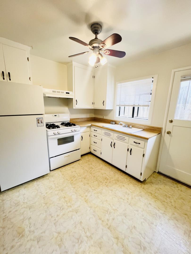 Detail Gallery Image 4 of 6 For 729 Mountain View Ave, Mountain View,  CA 94041 - – Beds | – Baths