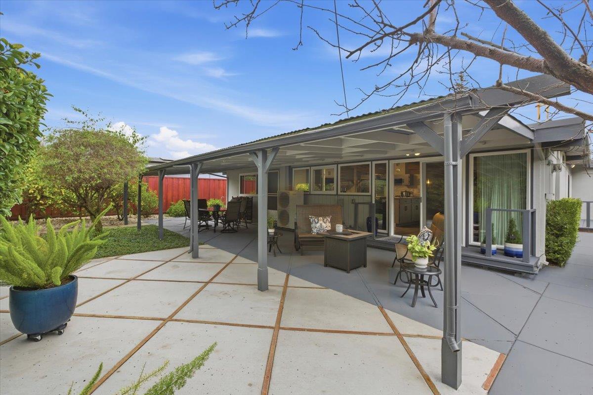 Detail Gallery Image 28 of 29 For 2640 Elmdale Ct, Palo Alto,  CA 94303 - 4 Beds | 3 Baths