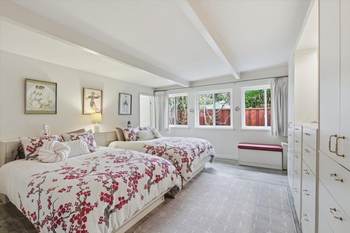 Detail Gallery Image 4 of 29 For 2640 Elmdale Ct, Palo Alto,  CA 94303 - 4 Beds | 3 Baths