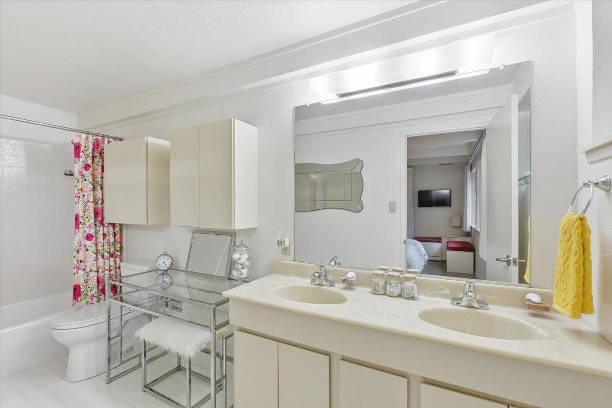 Detail Gallery Image 6 of 29 For 2640 Elmdale Ct, Palo Alto,  CA 94303 - 4 Beds | 3 Baths