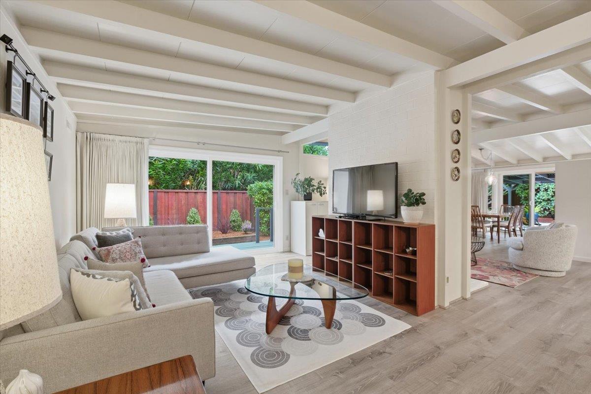 Detail Gallery Image 7 of 29 For 2640 Elmdale Ct, Palo Alto,  CA 94303 - 4 Beds | 3 Baths