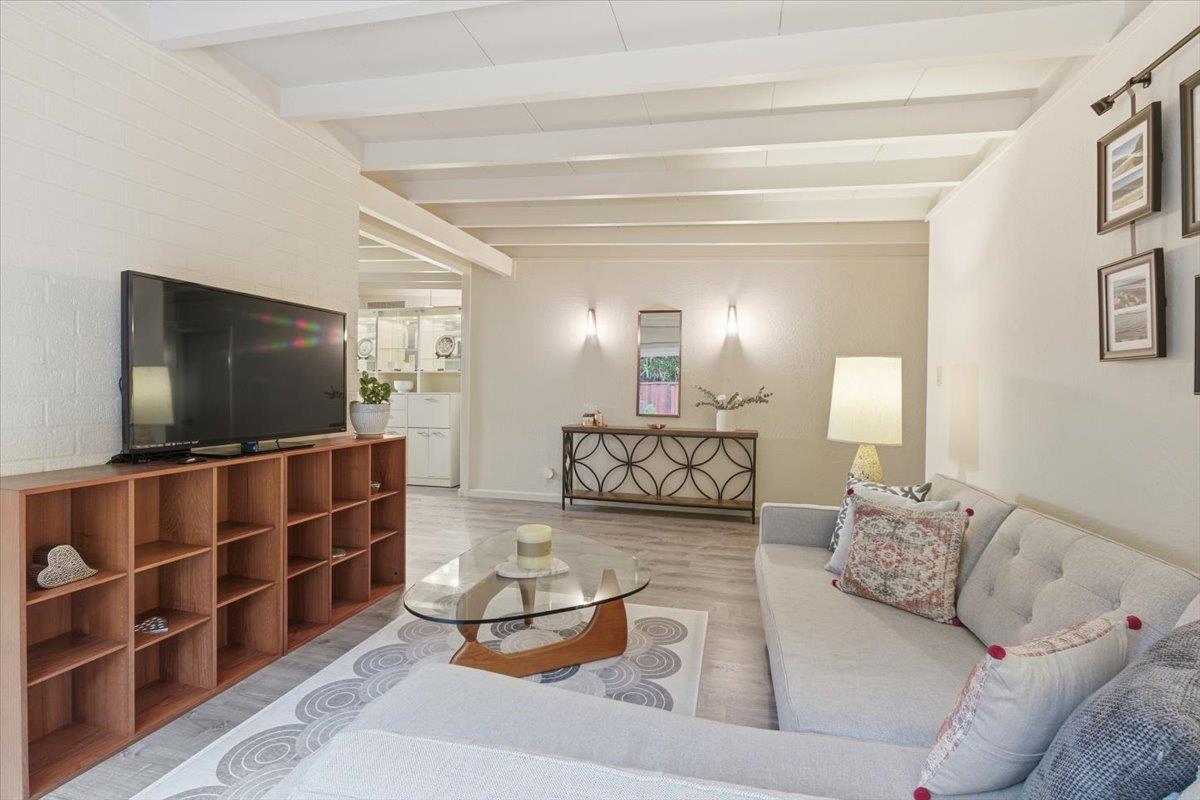 Detail Gallery Image 9 of 29 For 2640 Elmdale Ct, Palo Alto,  CA 94303 - 4 Beds | 3 Baths