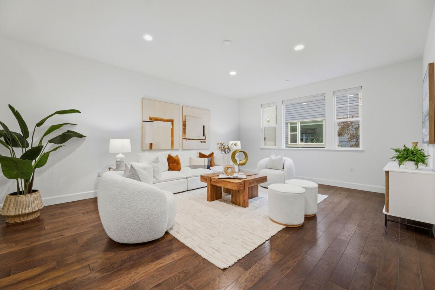 Detail Gallery Image 4 of 26 For 129 Paperbark Ter, Sunnyvale,  CA 94086 - 4 Beds | 3/1 Baths