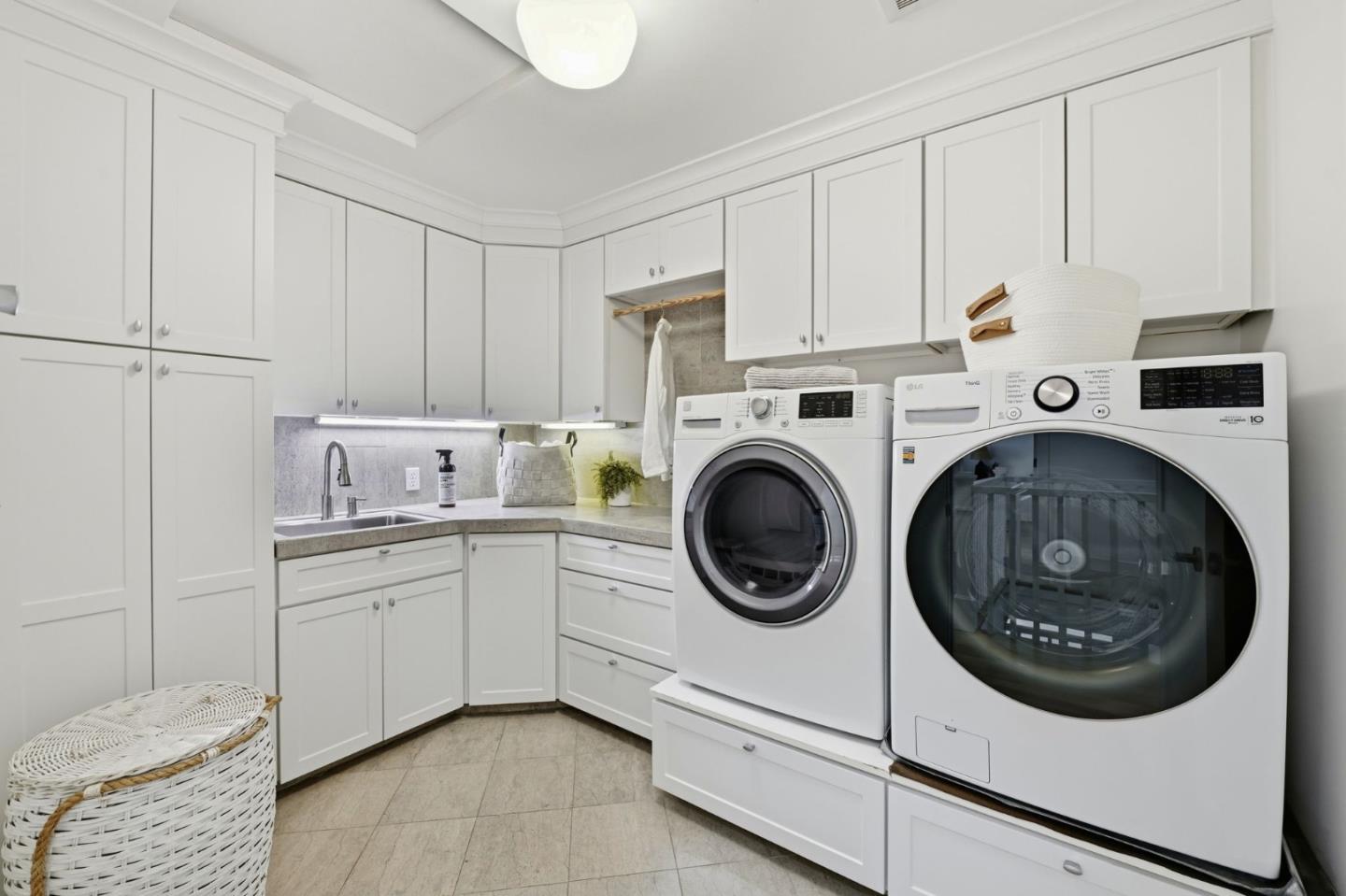 Detail Gallery Image 37 of 44 For 131 Ann Arbor Dr, Los Gatos,  CA 95032 - 4 Beds | 2/1 Baths