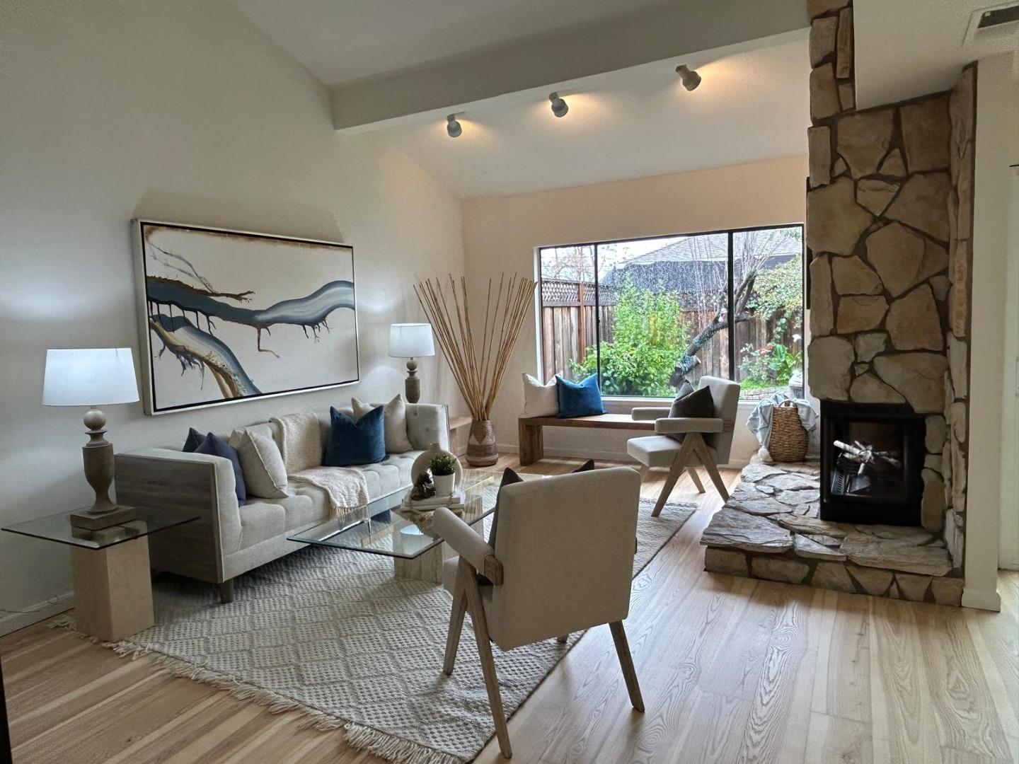 Detail Gallery Image 3 of 18 For 1050 Villa Maria Ct, San Jose,  CA 95125 - 2 Beds | 2/1 Baths