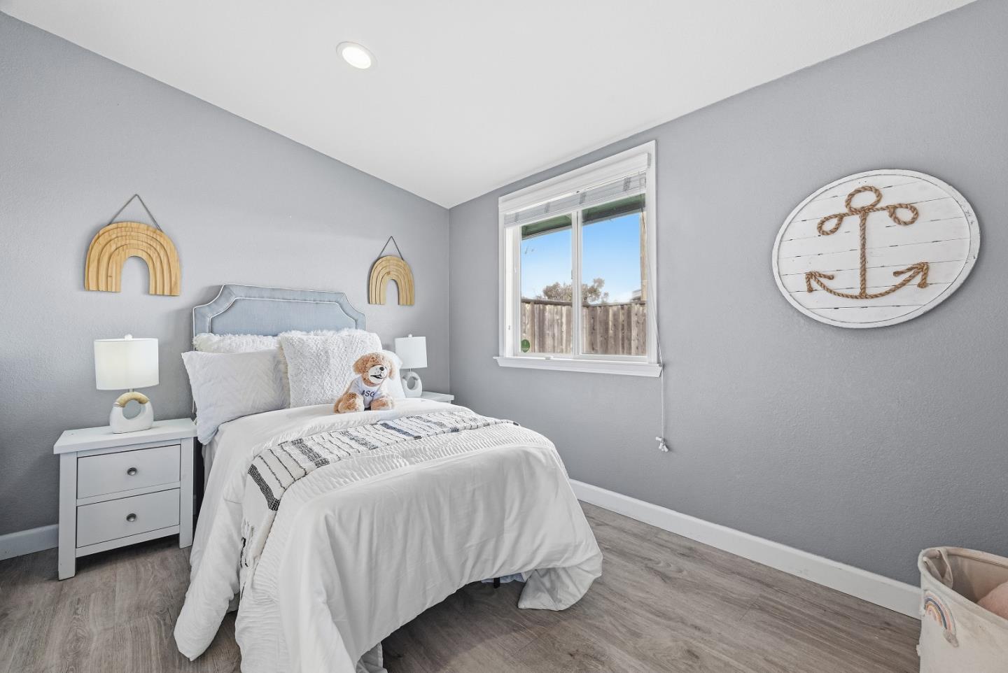 Detail Gallery Image 12 of 41 For 984 Fairwood, Sunnyvale,  CA 94089 - 3 Beds | 2 Baths