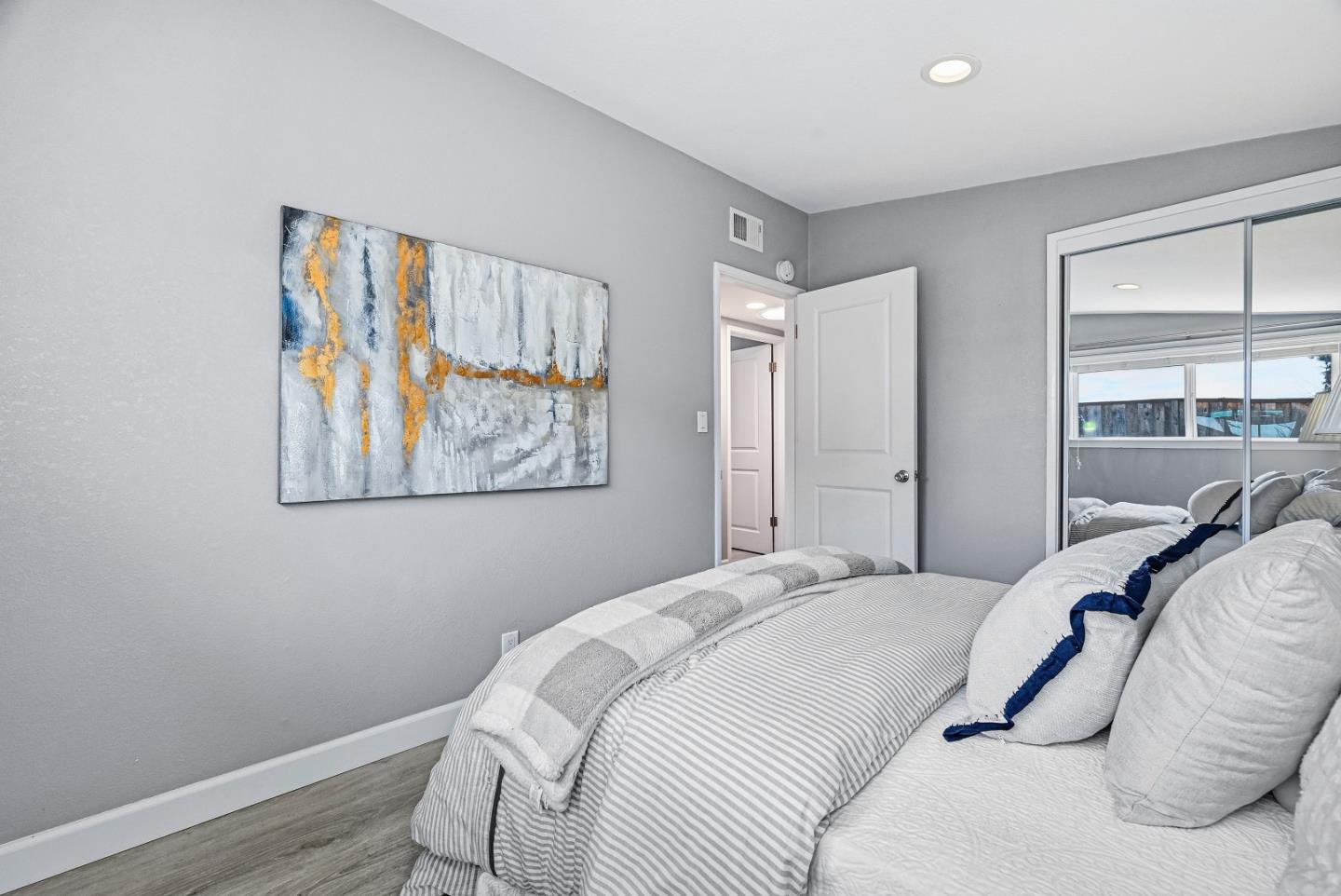 Detail Gallery Image 17 of 41 For 984 Fairwood, Sunnyvale,  CA 94089 - 3 Beds | 2 Baths