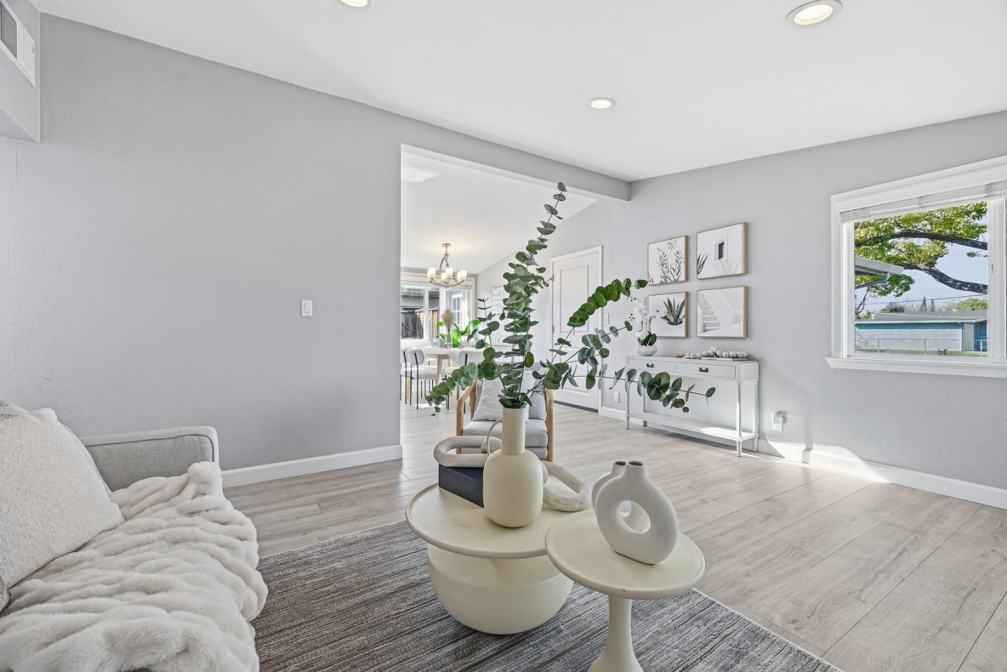 Detail Gallery Image 4 of 41 For 984 Fairwood, Sunnyvale,  CA 94089 - 3 Beds | 2 Baths