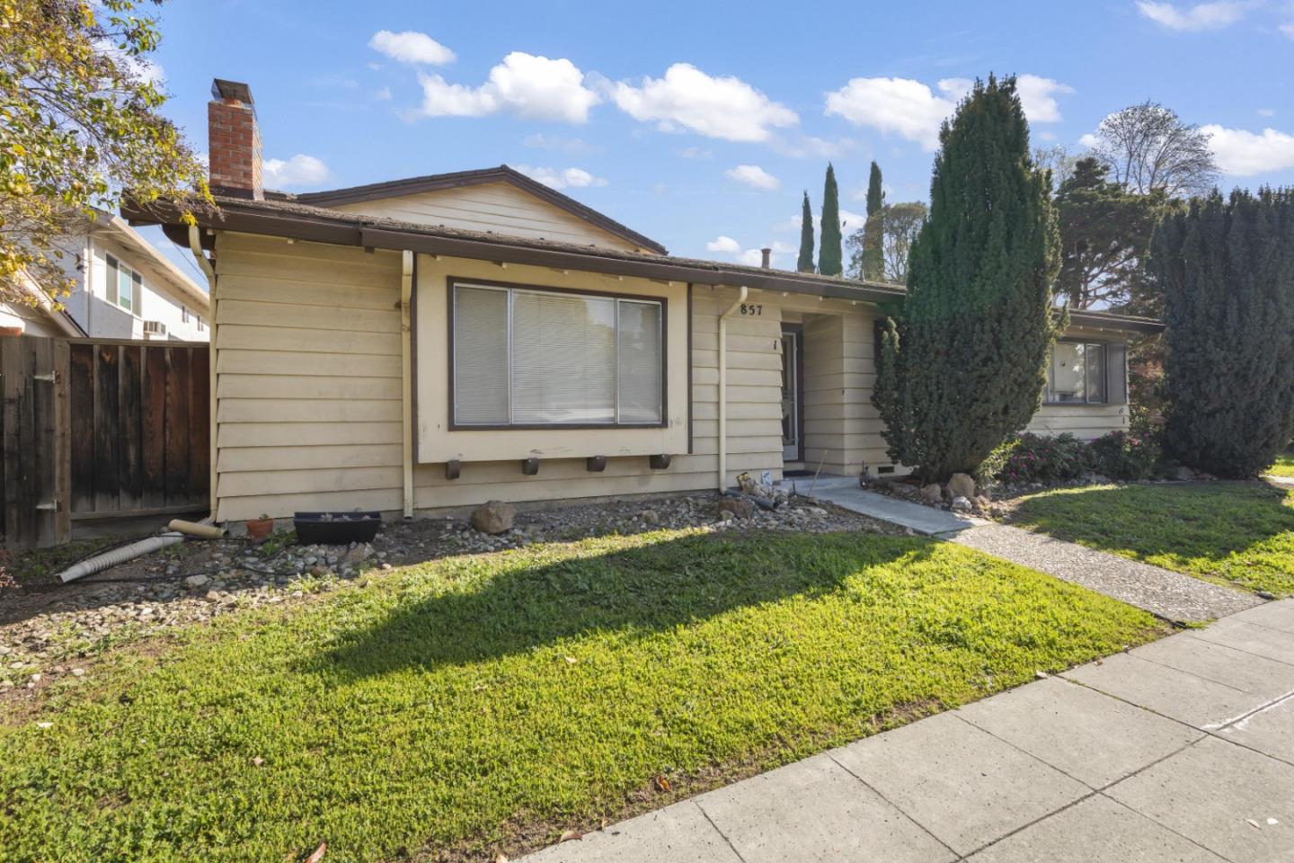 Detail Gallery Image 2 of 29 For 857 Gallatin Dr, Santa Clara,  CA 95051 - – Beds | – Baths