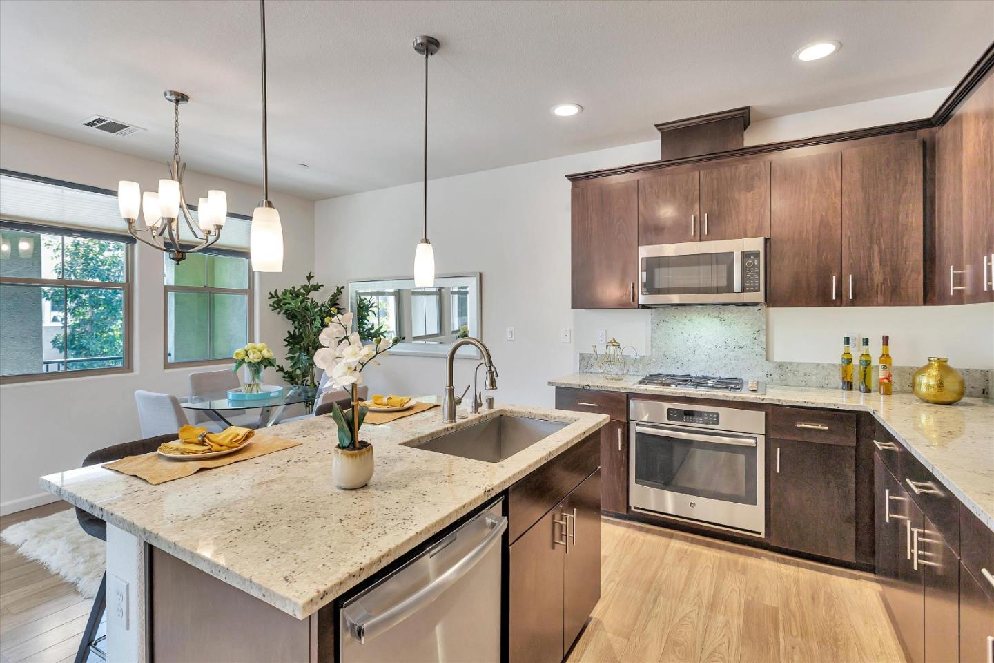 Detail Gallery Image 2 of 19 For 1855 Trento Loop, Milpitas,  CA 95035 - 3 Beds | 2/1 Baths