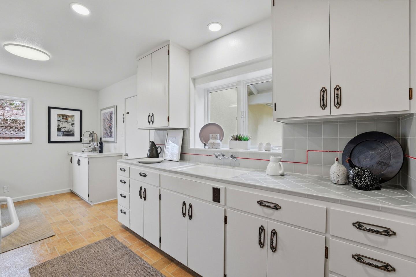 Detail Gallery Image 12 of 32 For 1714 Cherrytree Ln, Mountain View,  CA 94040 - 3 Beds | 2 Baths