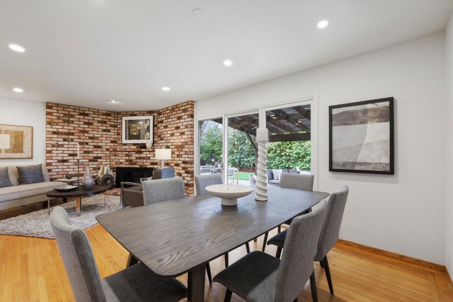 Detail Gallery Image 14 of 32 For 1714 Cherrytree Ln, Mountain View,  CA 94040 - 3 Beds | 2 Baths