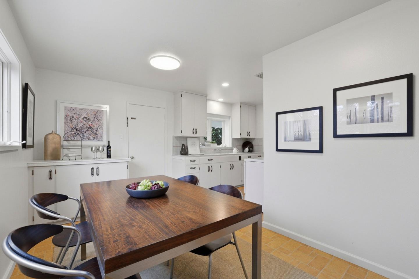 Detail Gallery Image 15 of 32 For 1714 Cherrytree Ln, Mountain View,  CA 94040 - 3 Beds | 2 Baths