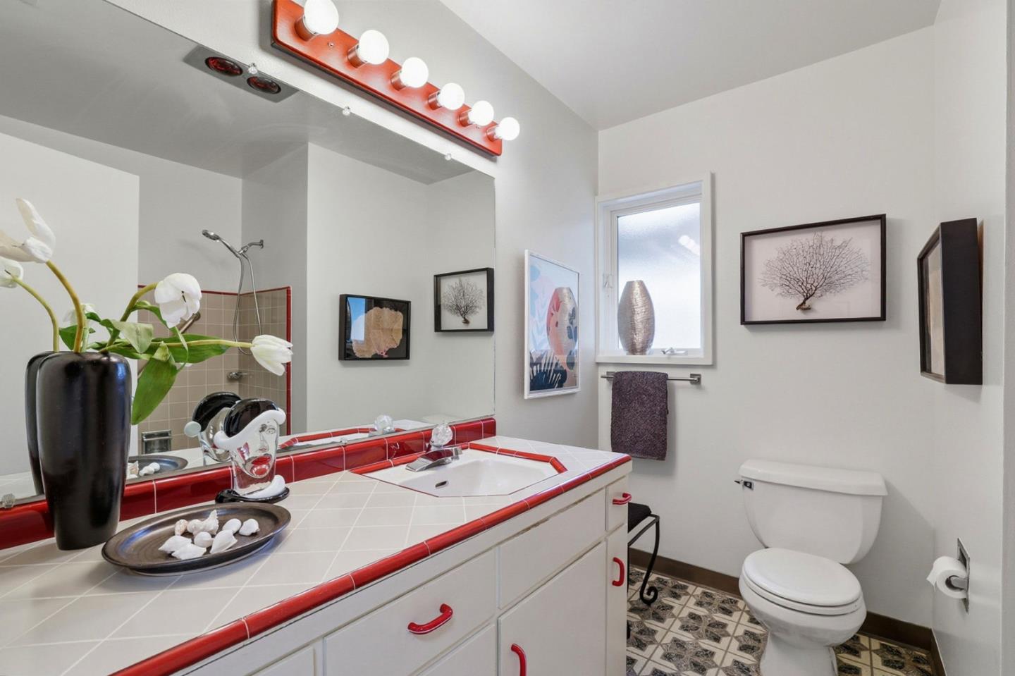 Detail Gallery Image 25 of 32 For 1714 Cherrytree Ln, Mountain View,  CA 94040 - 3 Beds | 2 Baths