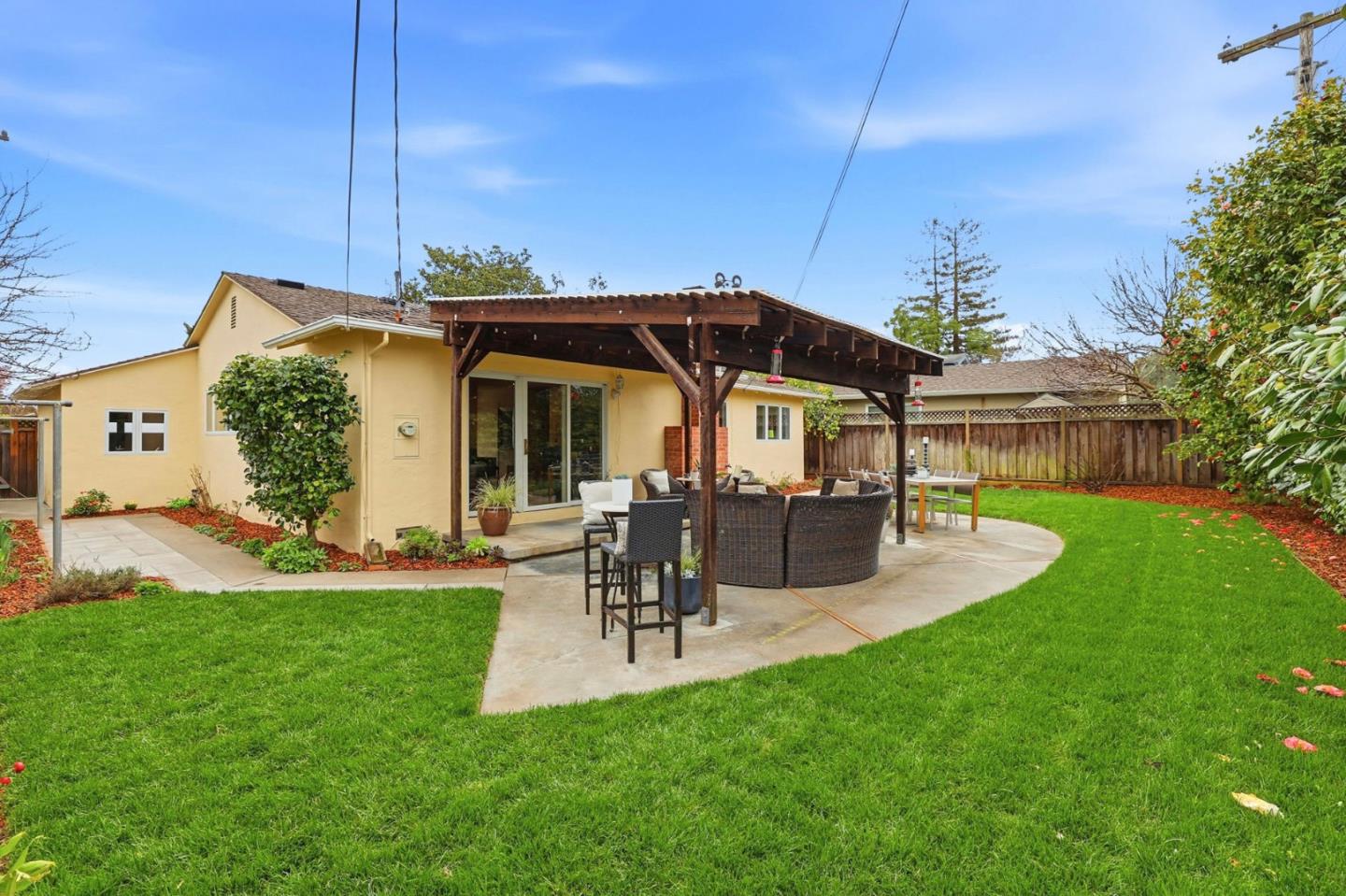 Detail Gallery Image 29 of 32 For 1714 Cherrytree Ln, Mountain View,  CA 94040 - 3 Beds | 2 Baths