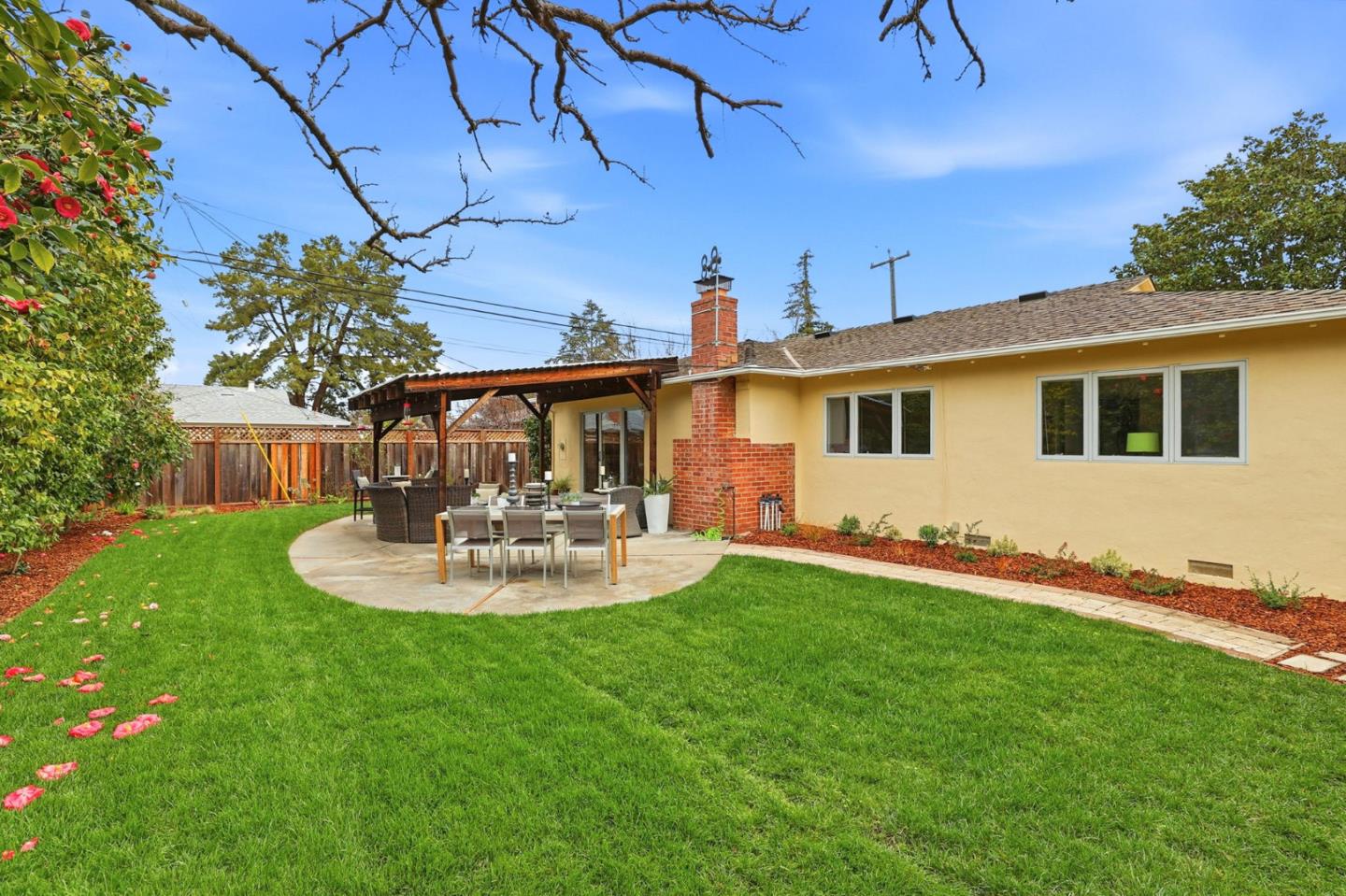 Detail Gallery Image 30 of 32 For 1714 Cherrytree Ln, Mountain View,  CA 94040 - 3 Beds | 2 Baths