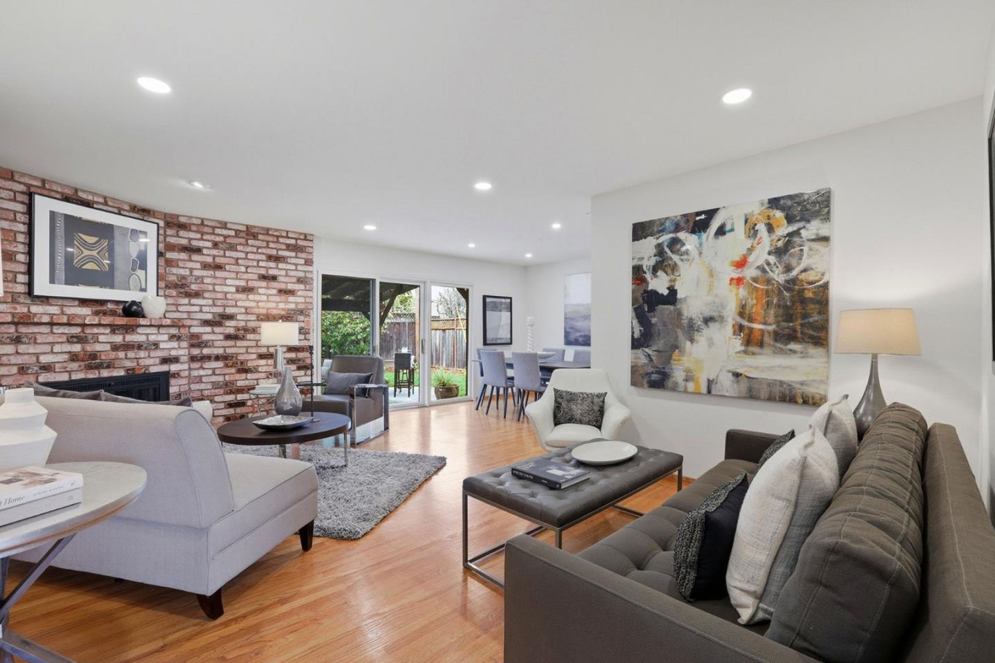 Detail Gallery Image 5 of 32 For 1714 Cherrytree Ln, Mountain View,  CA 94040 - 3 Beds | 2 Baths