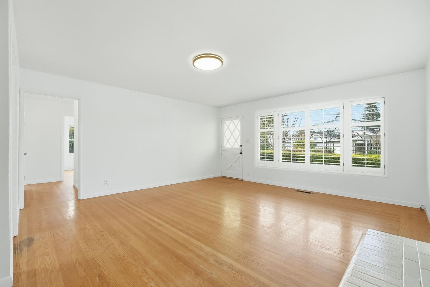 Detail Gallery Image 13 of 54 For 2025 Yorkshire Way, Mountain View,  CA 94040 - 3 Beds | 1 Baths