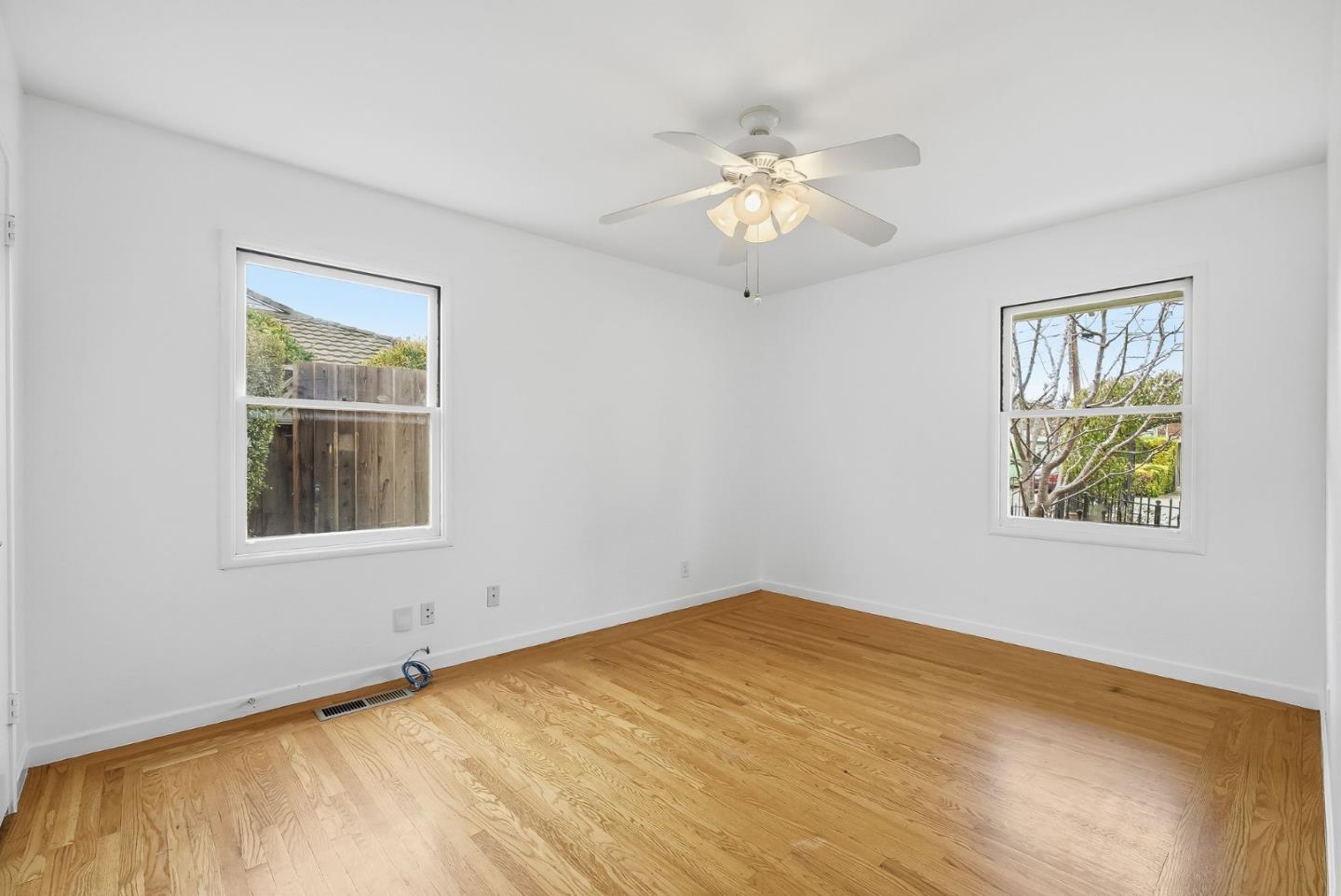 Detail Gallery Image 20 of 54 For 2025 Yorkshire Way, Mountain View,  CA 94040 - 3 Beds | 1 Baths