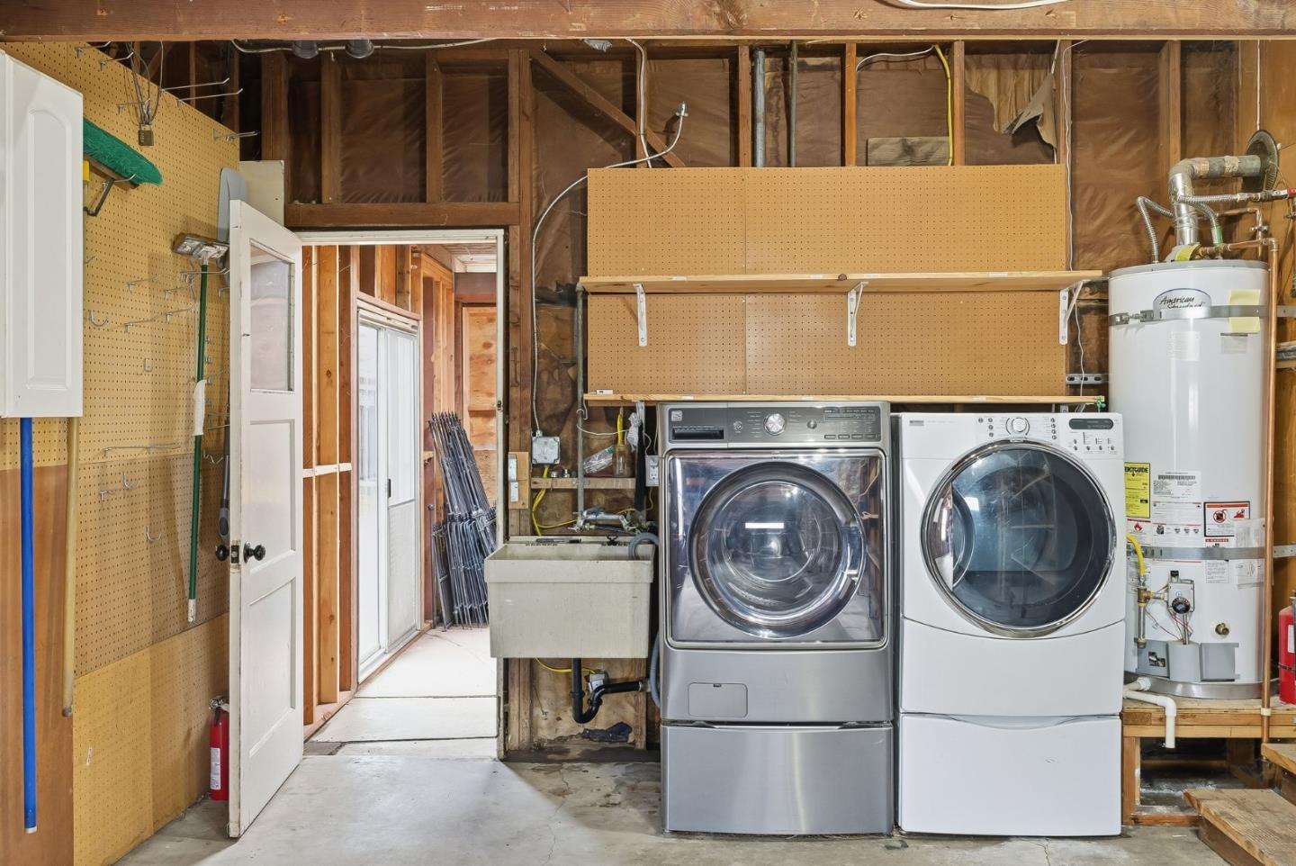 Detail Gallery Image 25 of 54 For 2025 Yorkshire Way, Mountain View,  CA 94040 - 3 Beds | 1 Baths