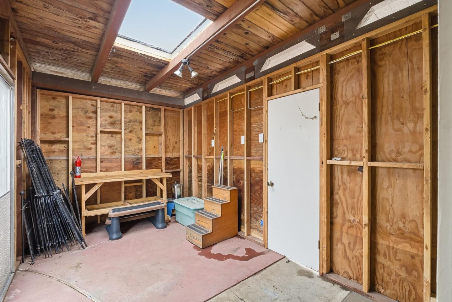 Detail Gallery Image 26 of 54 For 2025 Yorkshire Way, Mountain View,  CA 94040 - 3 Beds | 1 Baths