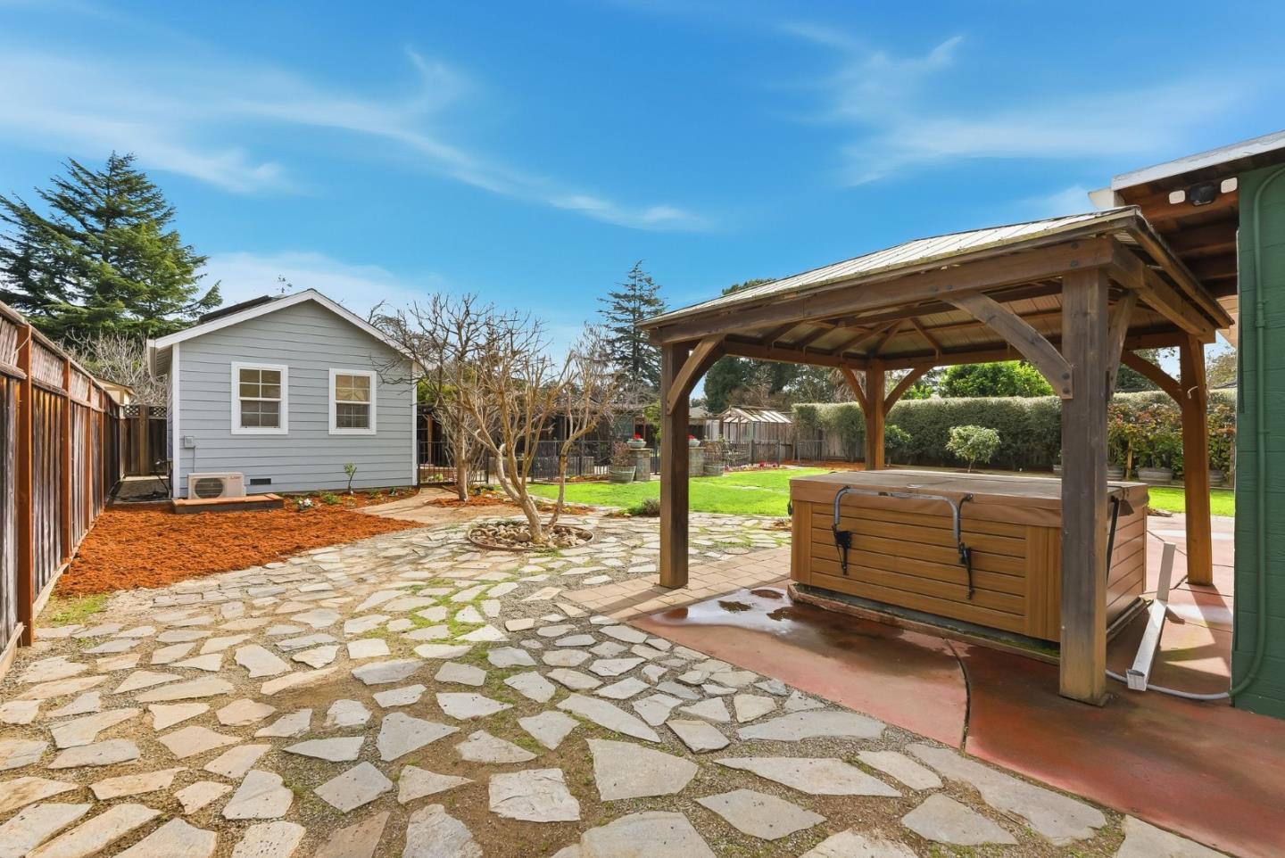 Detail Gallery Image 28 of 54 For 2025 Yorkshire Way, Mountain View,  CA 94040 - 3 Beds | 1 Baths