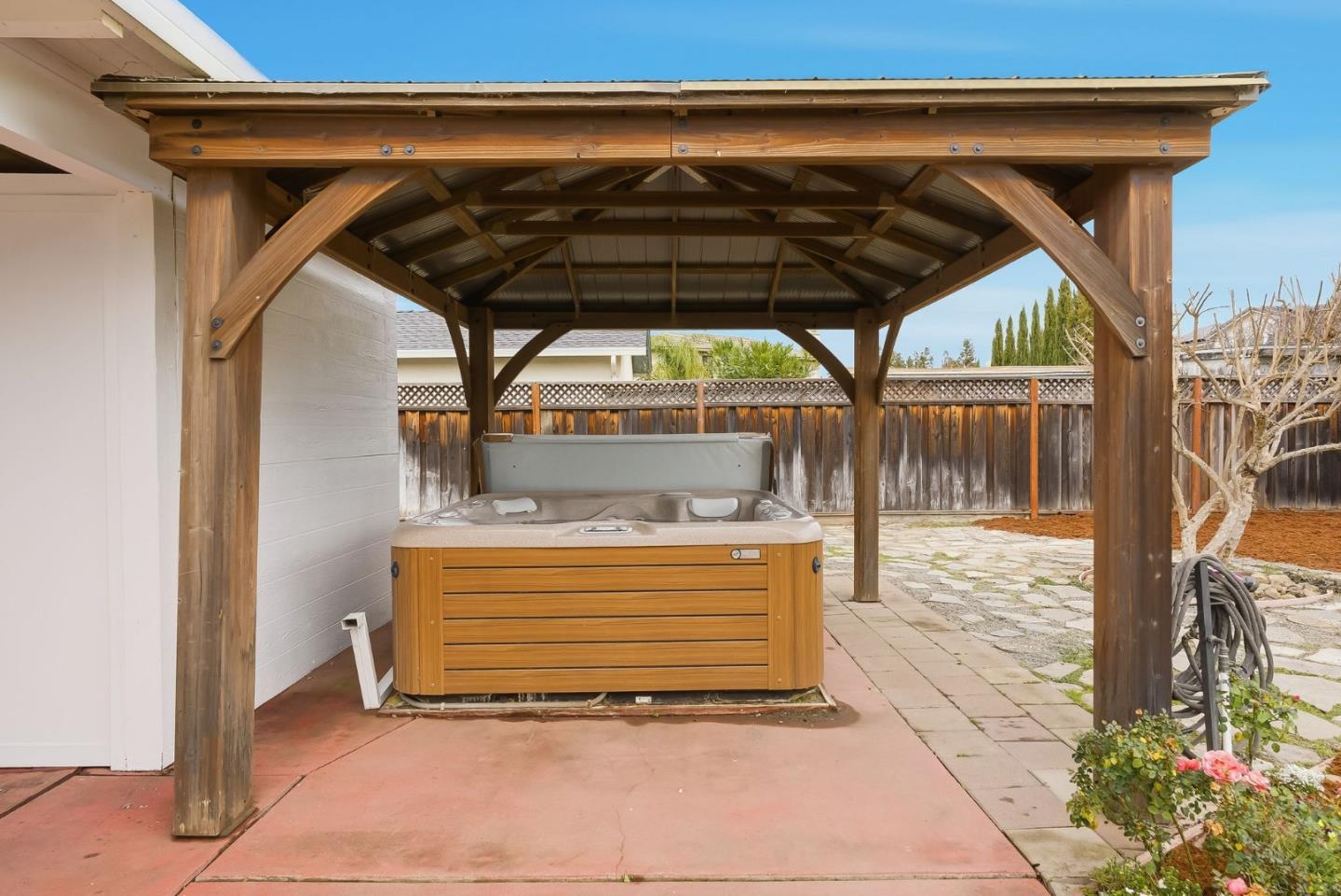 Detail Gallery Image 36 of 54 For 2025 Yorkshire Way, Mountain View,  CA 94040 - 3 Beds | 1 Baths