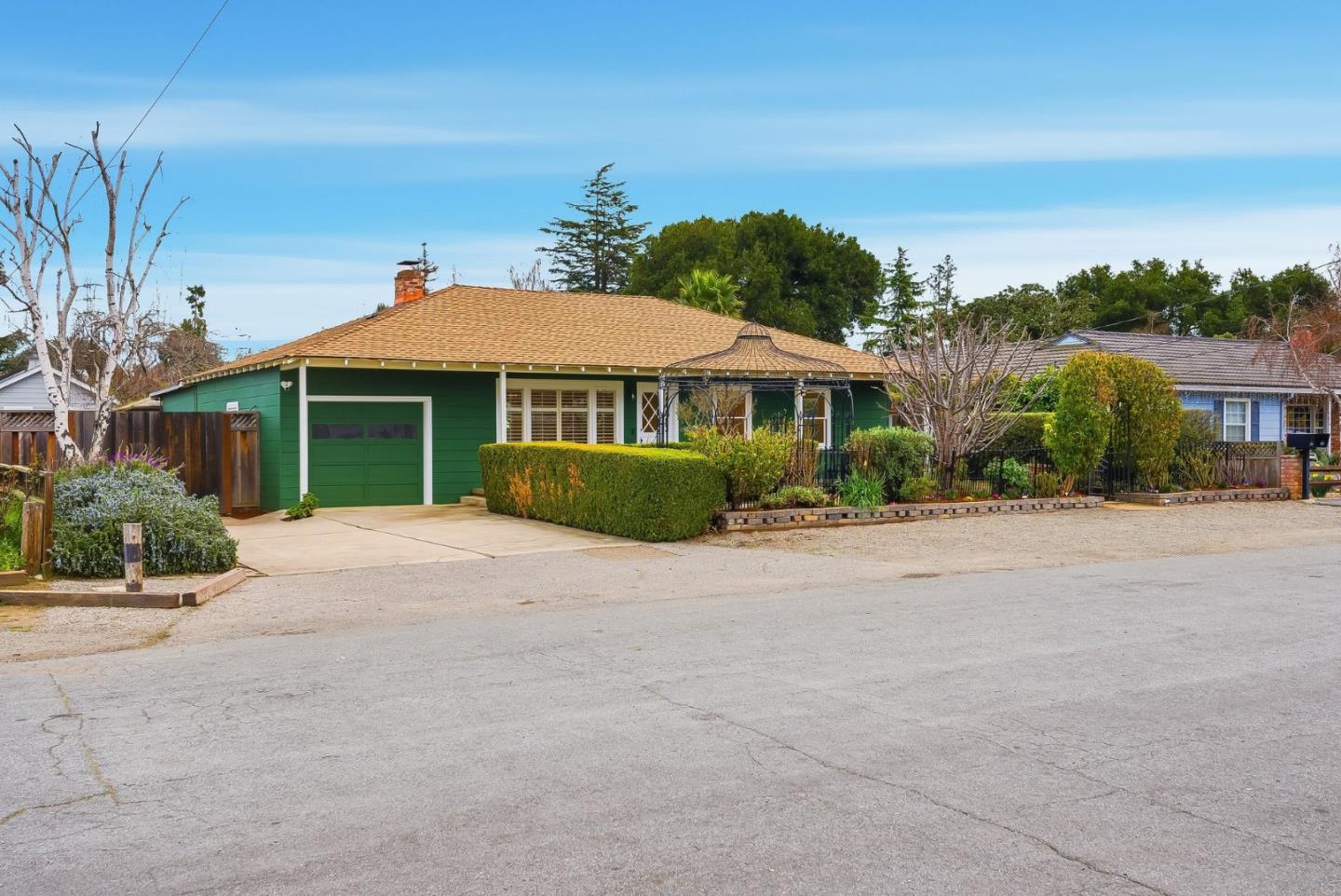 Detail Gallery Image 52 of 54 For 2025 Yorkshire Way, Mountain View,  CA 94040 - 3 Beds | 1 Baths