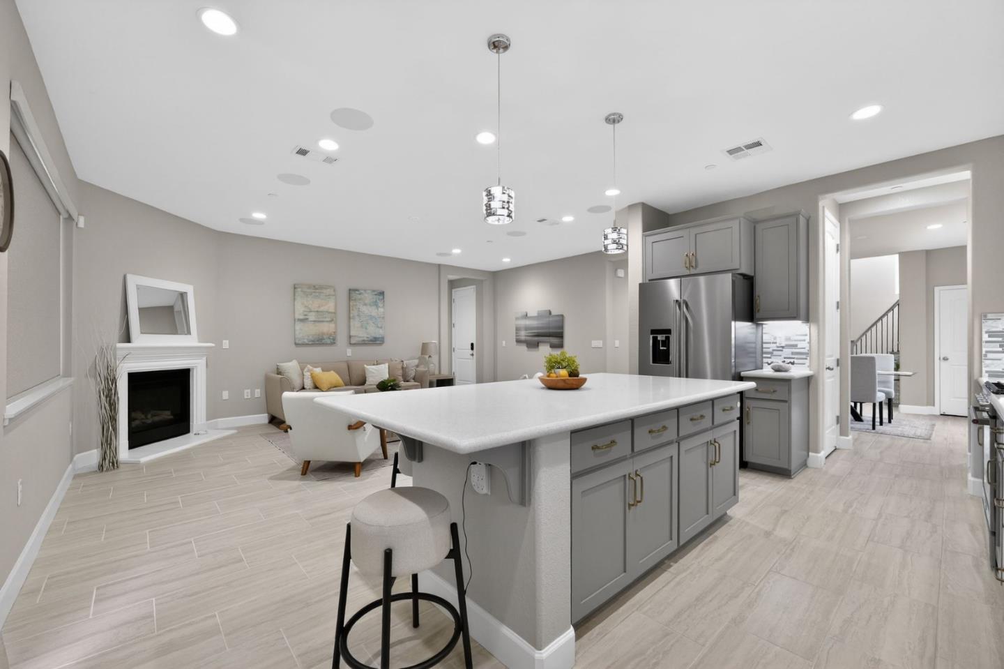 Detail Gallery Image 11 of 33 For 3142 Cortina Dr, Pittsburg,  CA 94565 - 5 Beds | 4 Baths