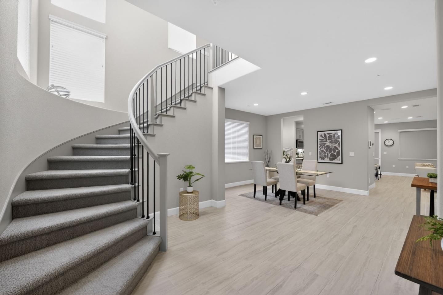 Detail Gallery Image 15 of 33 For 3142 Cortina Dr, Pittsburg,  CA 94565 - 5 Beds | 4 Baths