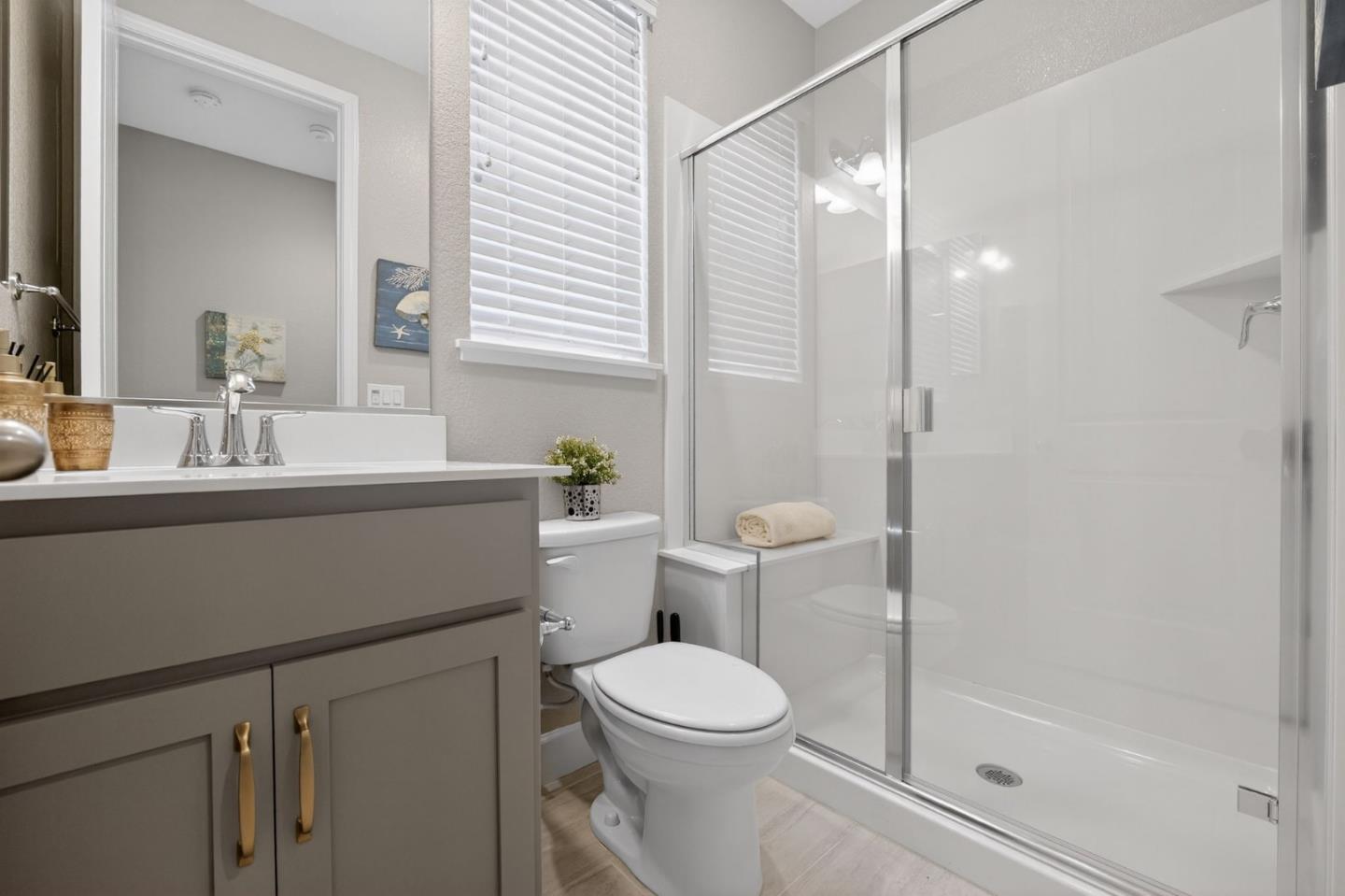 Detail Gallery Image 23 of 33 For 3142 Cortina Dr, Pittsburg,  CA 94565 - 5 Beds | 4 Baths