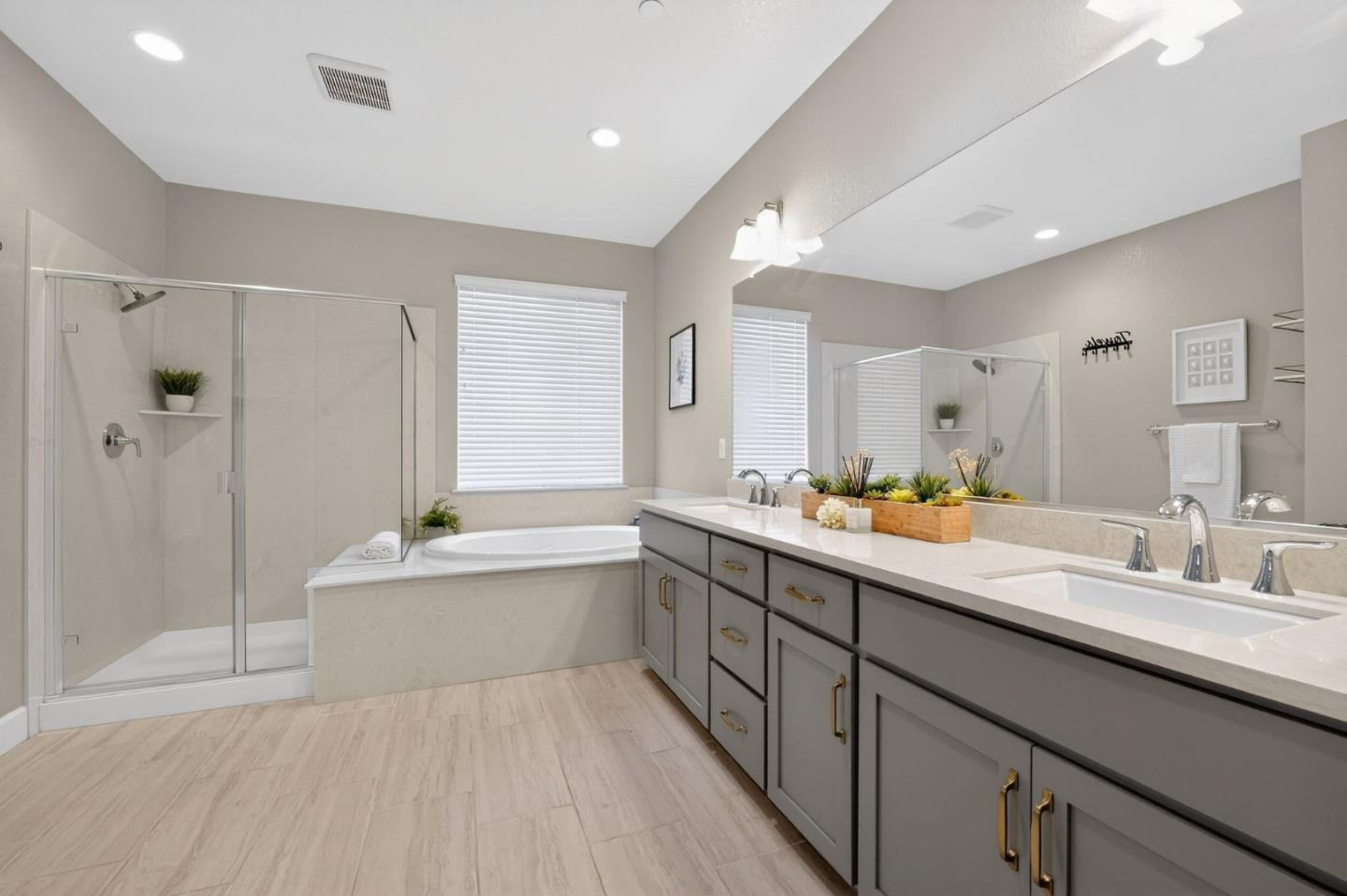 Detail Gallery Image 25 of 33 For 3142 Cortina Dr, Pittsburg,  CA 94565 - 5 Beds | 4 Baths