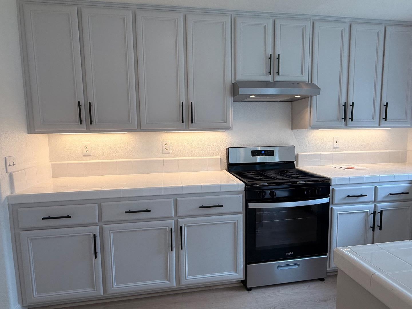 Detail Gallery Image 9 of 38 For 1544 Saguaro Dr, Salinas,  CA 93905 - 4 Beds | 2/1 Baths