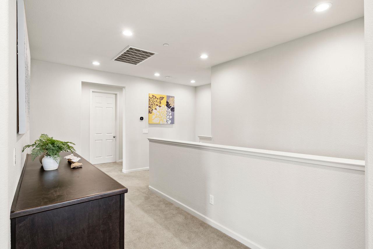 Detail Gallery Image 21 of 50 For 1070 S Atwood Ct, Mountain House,  CA 95391 - 5 Beds | 4/1 Baths