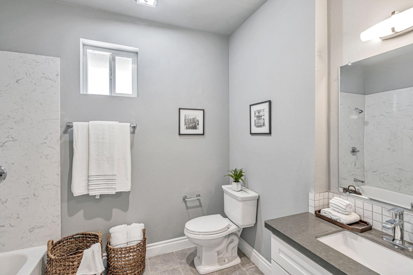 Detail Gallery Image 13 of 17 For 807 Maybeck Place, Hayward,  CA 94544 - 4 Beds | 4 Baths