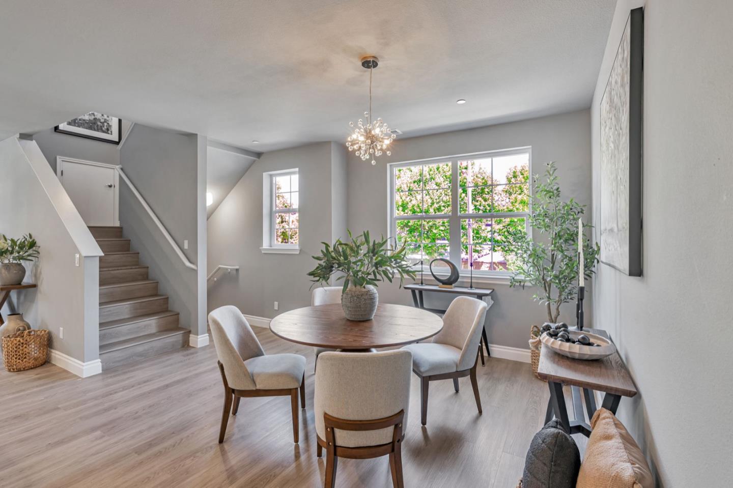 Detail Gallery Image 10 of 27 For 802 Maybeck Pl, Hayward,  CA 94544 - 4 Beds | 4 Baths