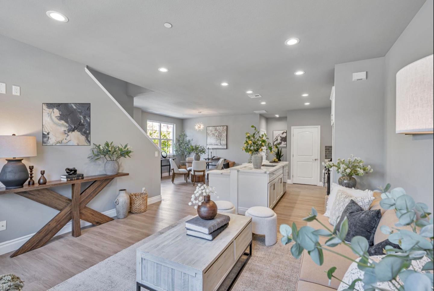 Detail Gallery Image 5 of 27 For 802 Maybeck Pl, Hayward,  CA 94544 - 4 Beds | 4 Baths