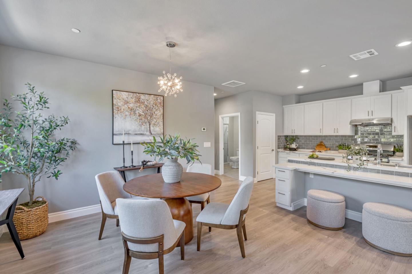 Detail Gallery Image 9 of 27 For 802 Maybeck Pl, Hayward,  CA 94544 - 4 Beds | 4 Baths