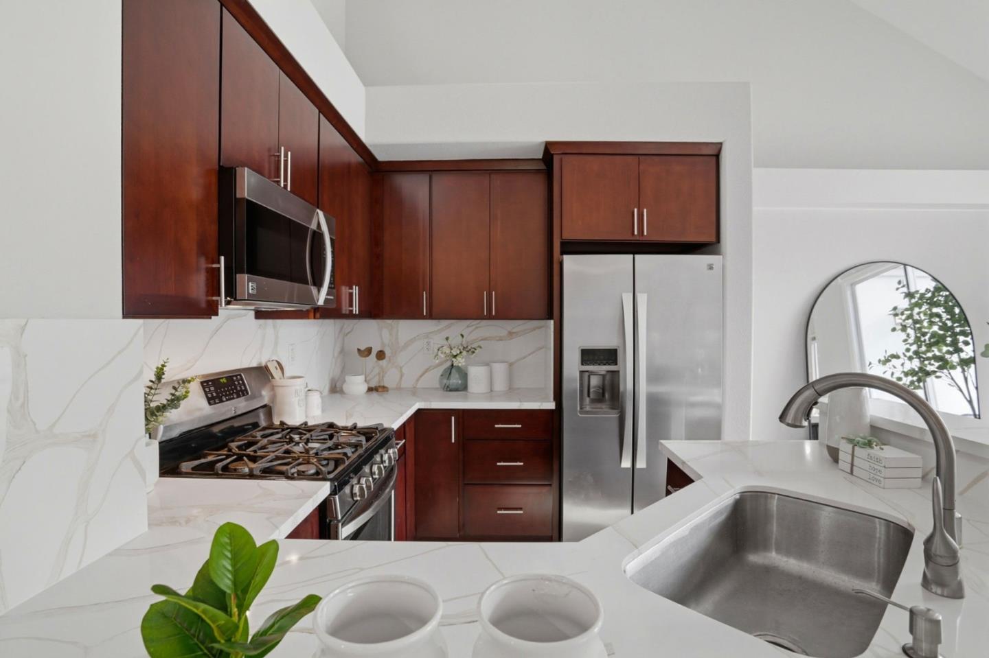 Detail Gallery Image 14 of 31 For 455 Navaro Way #203,  San Jose,  CA 95134 - 2 Beds | 2 Baths