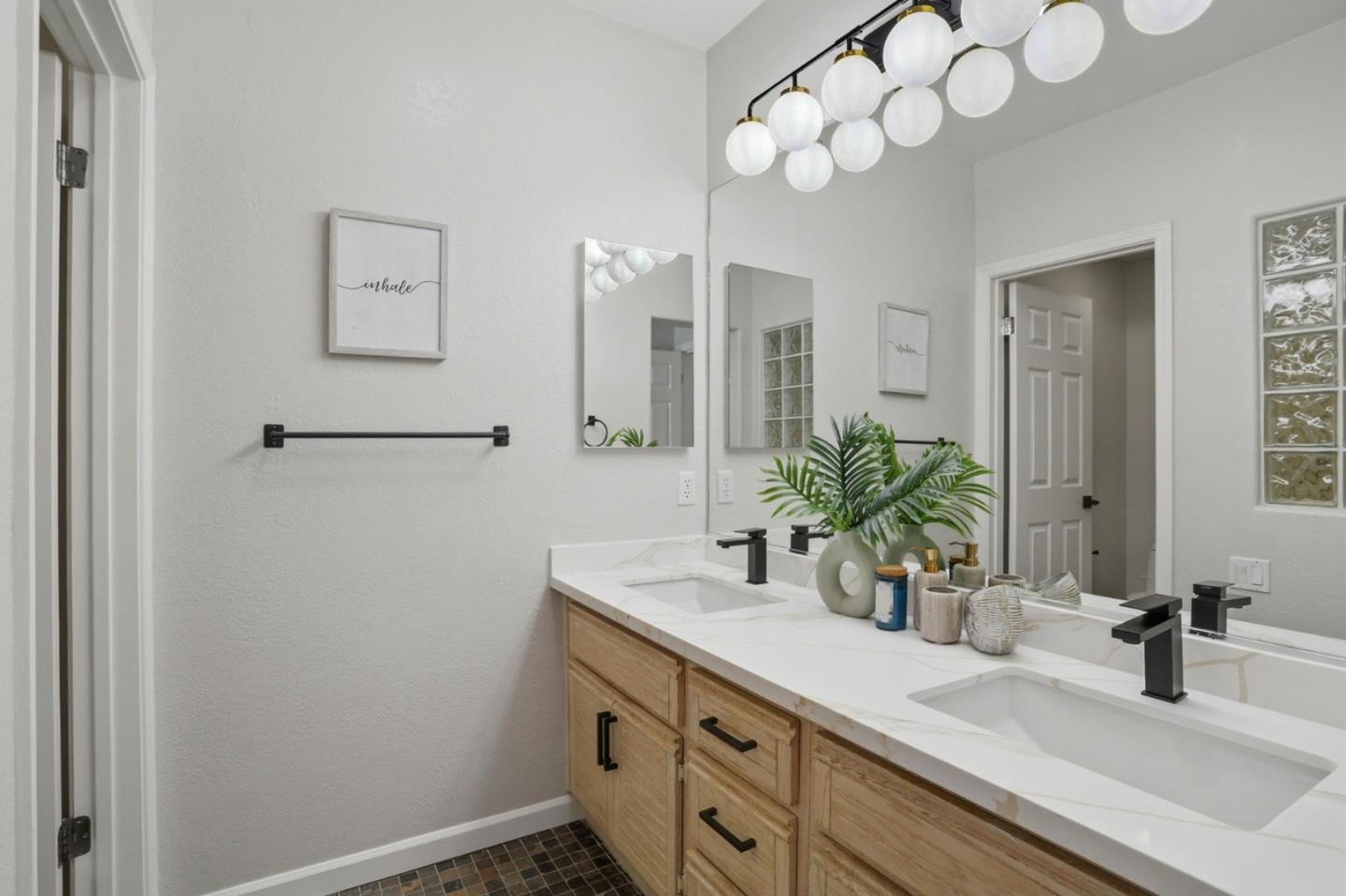Detail Gallery Image 21 of 31 For 455 Navaro Way #203,  San Jose,  CA 95134 - 2 Beds | 2 Baths