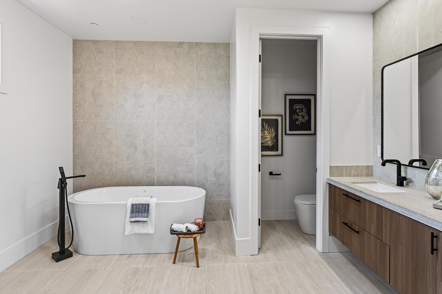 Detail Gallery Image 22 of 38 For 18645 Paseo Lado, Saratoga,  CA 95070 - 5 Beds | 4/1 Baths