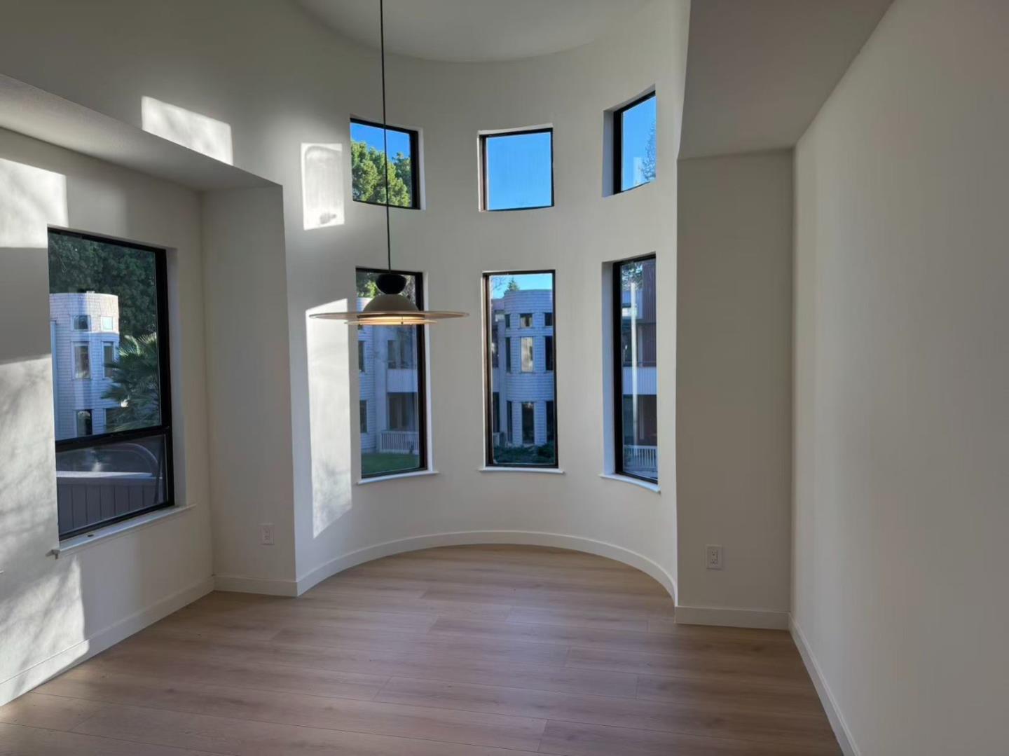 Detail Gallery Image 4 of 14 For 928 Wright Ave #1204,  Mountain View,  CA 94043 - 3 Beds | 2 Baths