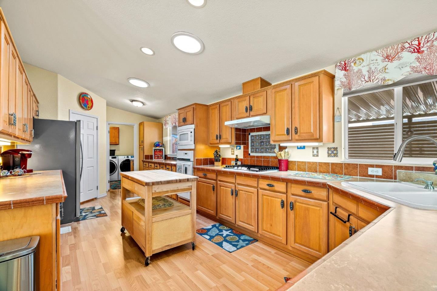 Detail Gallery Image 11 of 29 For 4160 Jade St #19,  Capitola,  CA 95010 - 3 Beds | 2 Baths