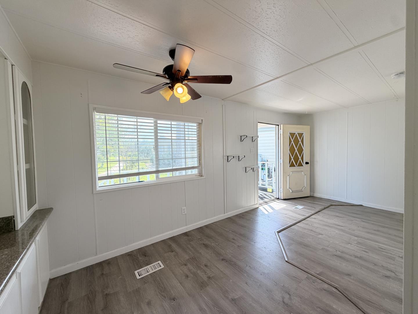 Detail Gallery Image 4 of 23 For 5450 Monterey Rd #148,  San Jose,  CA 95111 - 2 Beds | 2 Baths