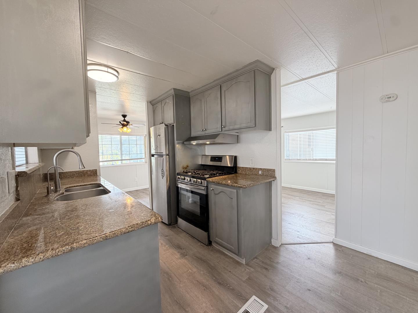 Detail Gallery Image 6 of 23 For 5450 Monterey Rd #148,  San Jose,  CA 95111 - 2 Beds | 2 Baths