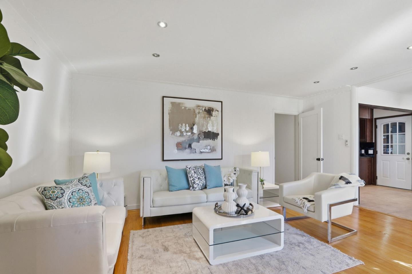 Detail Gallery Image 5 of 28 For 22081 Caroline Dr, Cupertino,  CA 95014 - 3 Beds | 2 Baths