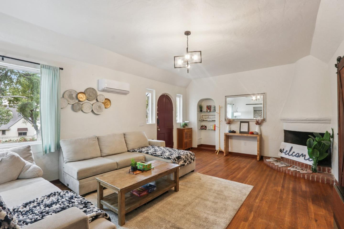 Detail Gallery Image 2 of 15 For 522 Westminster Ave a,  Alhambra,  CA 91803 - 3 Beds | 2 Baths