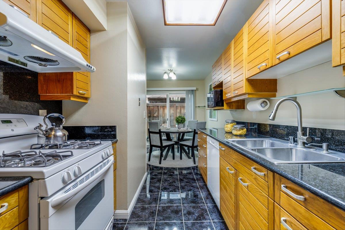Detail Gallery Image 6 of 15 For 353 San Miguel Ct #2,  Milpitas,  CA 95035 - 2 Beds | 1 Baths
