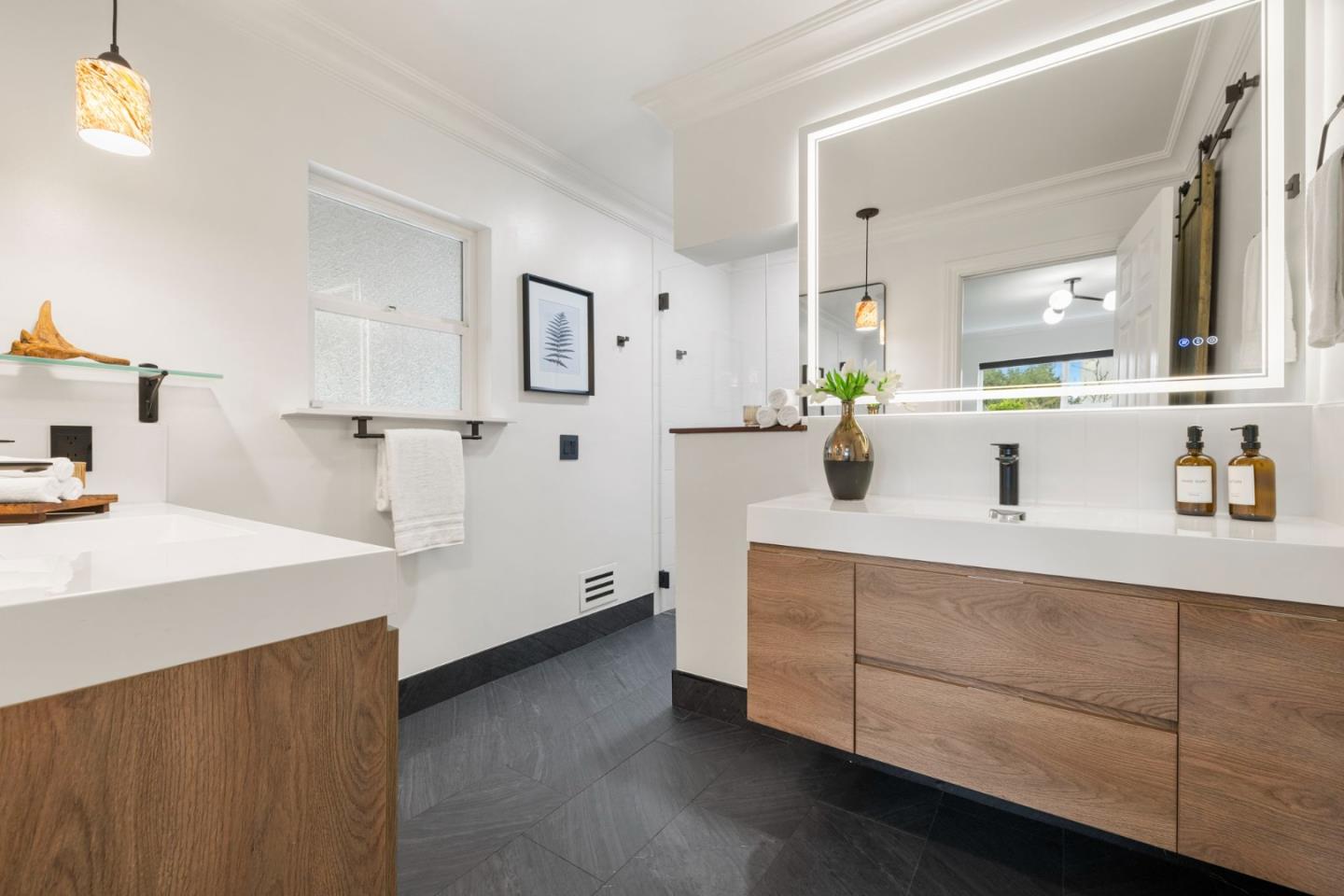 Detail Gallery Image 12 of 45 For 145 Devonshire Blvd, San Carlos,  CA 94070 - 4 Beds | 3 Baths